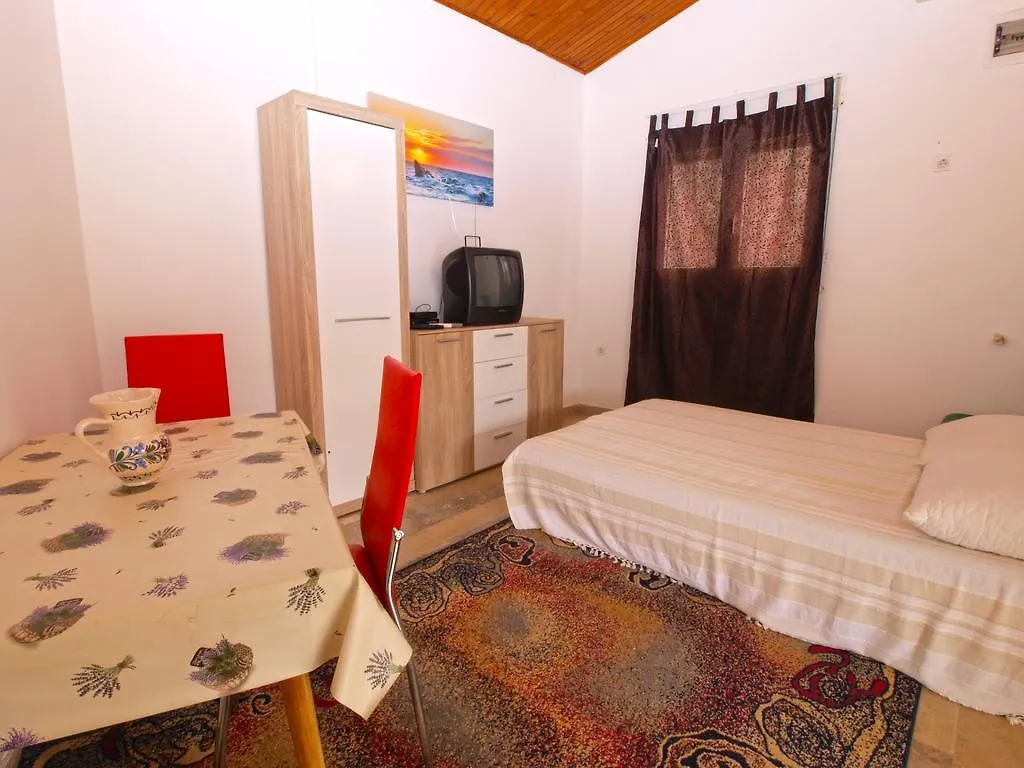 Apartments Ivanka 1056 Pula Croatia