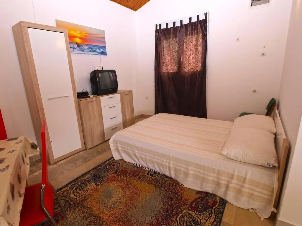 Apartments Ivanka 1056 Pula