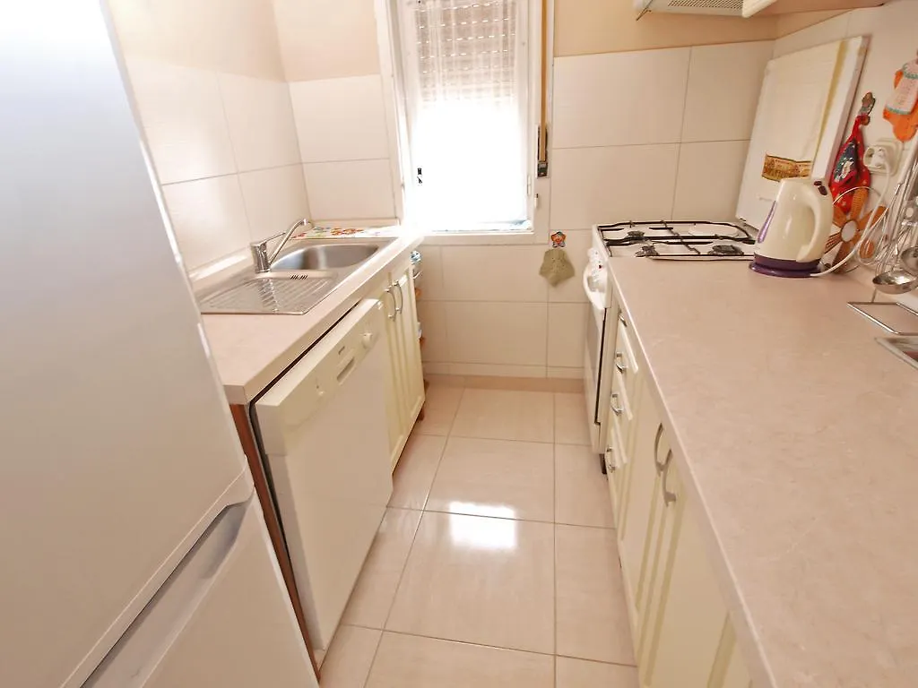 Apartments Ivanka 1056 Pula