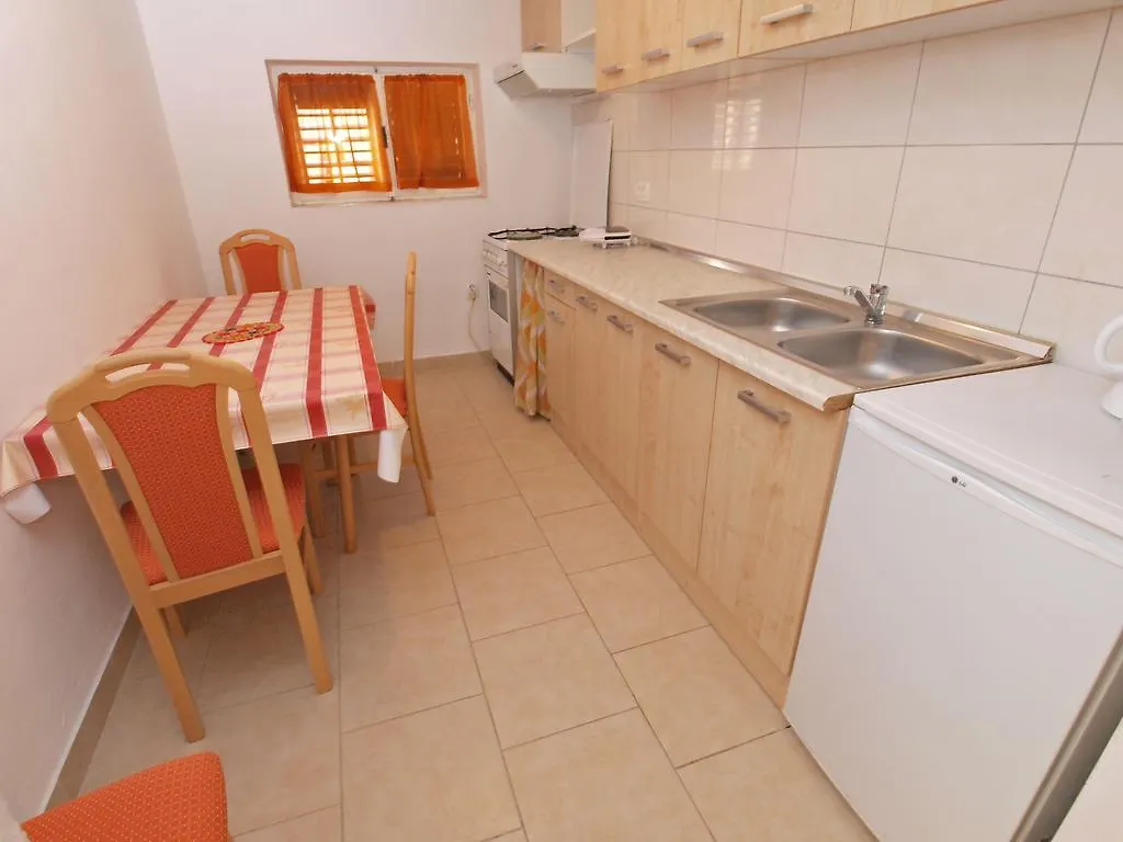 Apartments Ivanka 1056 Pula