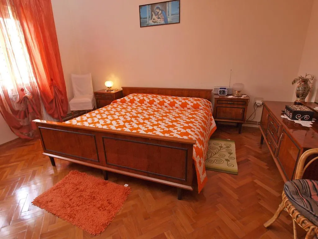 Apartments Ivanka 1056 Pula