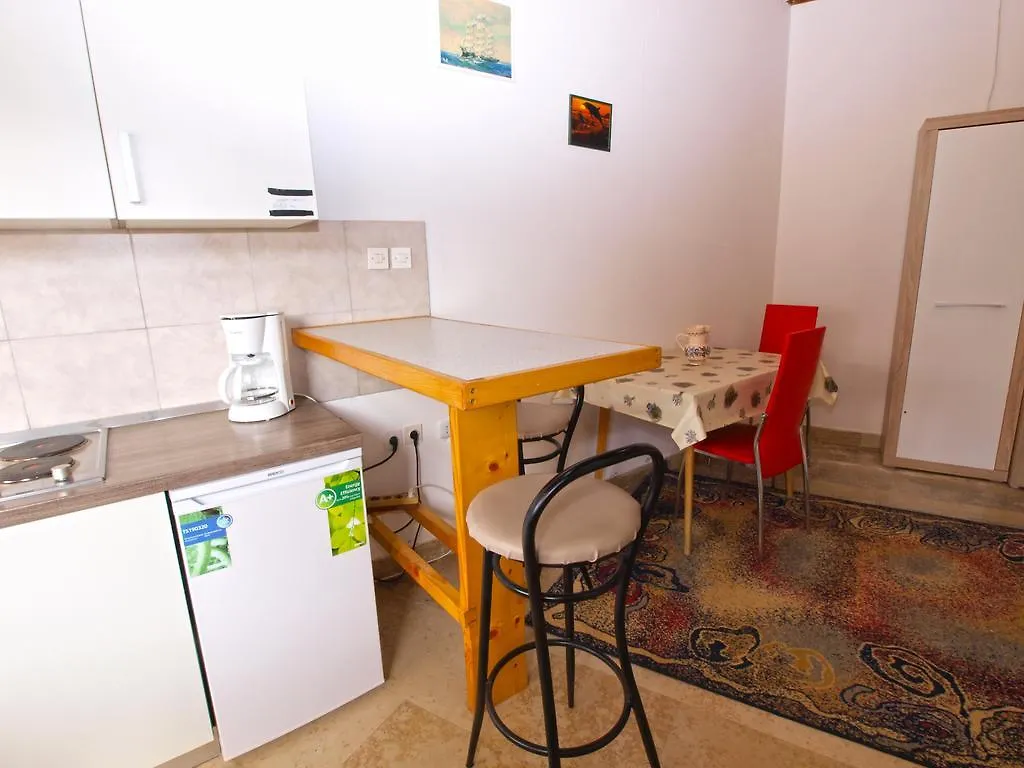 Apartments Ivanka 1056 Pula