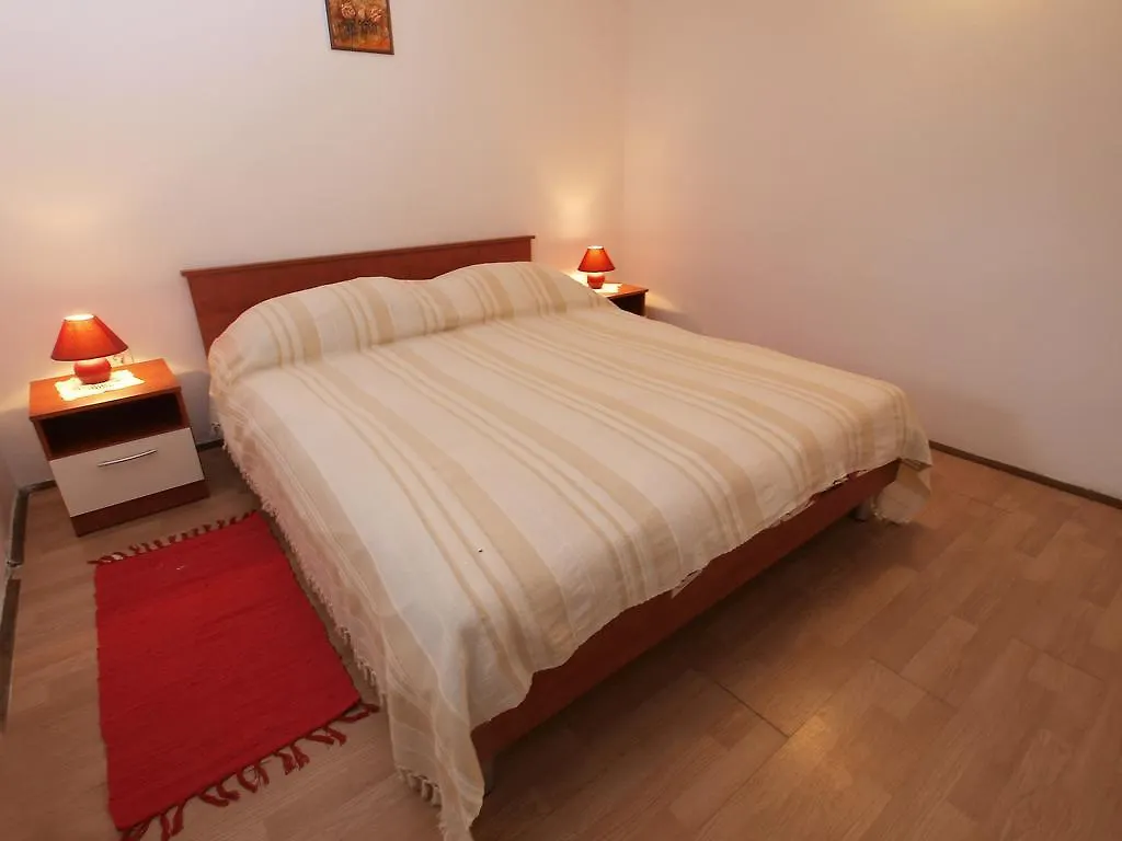 Apartments Ivanka 1056 Pula Croatia