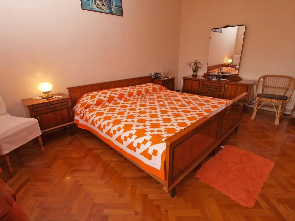Apartments Ivanka 1056 Pula 0*,  Croatia