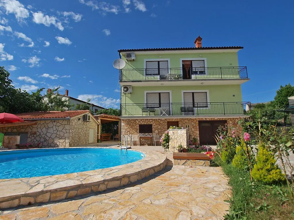 Apartments Ivanka 1056 Pula 0*,